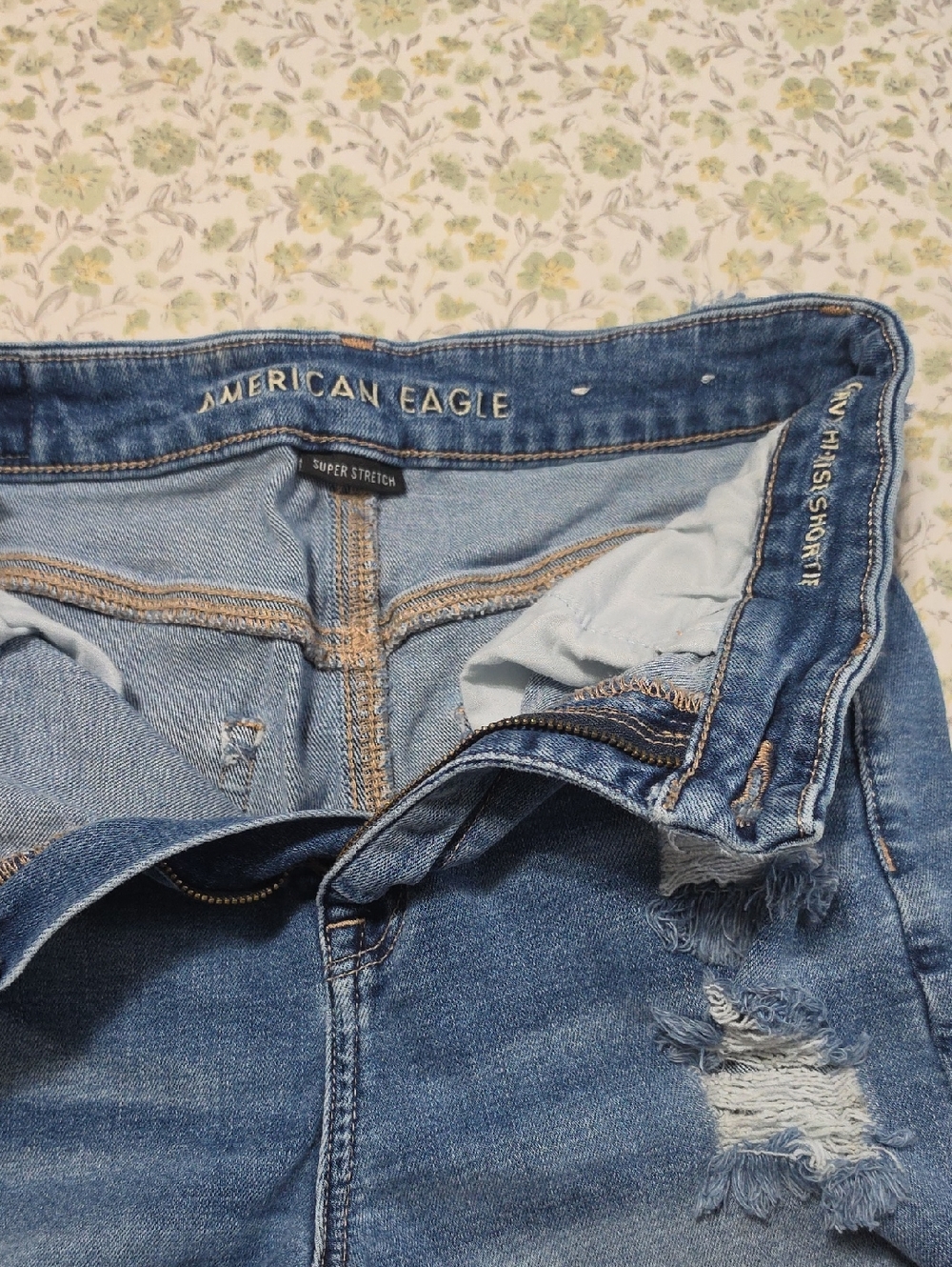 American Eagle Outfitters Curvy Hi-Rise Shortie - Size 8